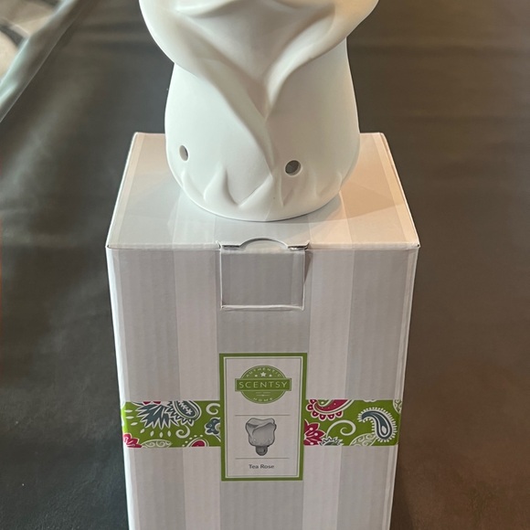 Scentsy Tea Rose Mini Warmer - Picture 2 of 2